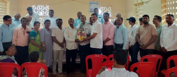 Ajay Karambat as Alibaug Burud Samaj President; Kalpesh Mahale as Vice President