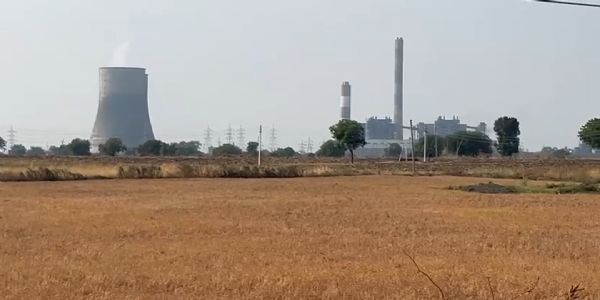 पारस औष्णिक वीज केंद्रमध्ये फ्लाय ॲश वितरणात गैरव्यवहाराची तक्रार; चौकशीचे आदेश