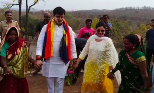 मेळघाटात आ. रवि राणा व माजी खासदार नवनीत राणा यांची होळी; अपघातग्रस्त कुटुंबीयांची घेणार भेट