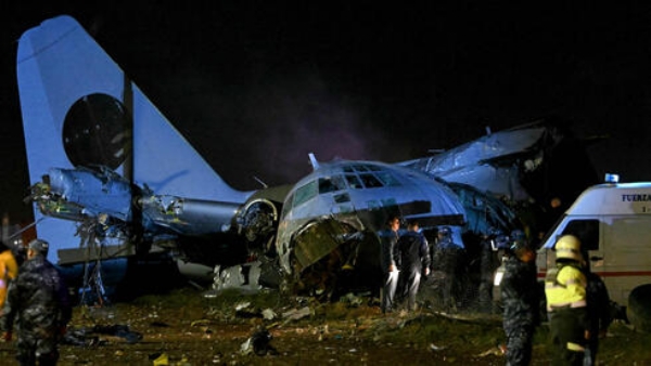 बोलिव्हियामध्ये लष्करी विमान कोसळले