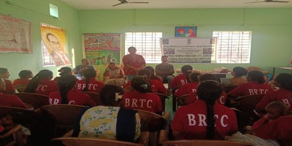 चंद्रपूर : चोरगाव येथे १५ दिवसीय बांबू क्राफ्ट प्रशिक्षण शिबिराचा समारोप