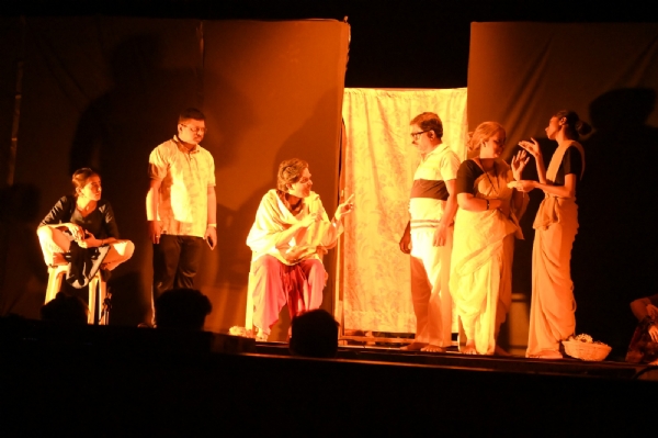 रेशन कार्ड नाटकातील दृश्य रेशन कार्ड नाटकातील दृश्य