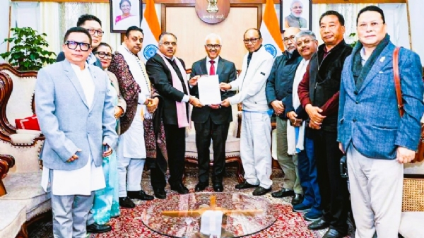 मणिपूरमध्ये सत्ता स्थापनेचा दावा करताना भाजप नेते आणि पदाधिकारी