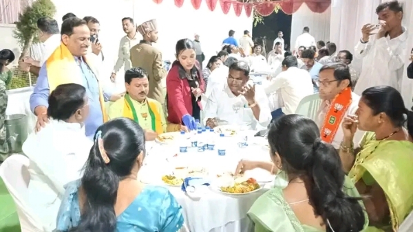 A celebratory dinner for BJP corporators was held in the presence of Revenue Minister Bawankule.