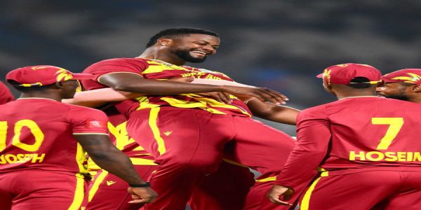 टी-२० विश्वचषकात रोमारियो शेफर्डच्या हॅटट्रिकमुळे वेस्ट इंडिजची विजयी सलामी