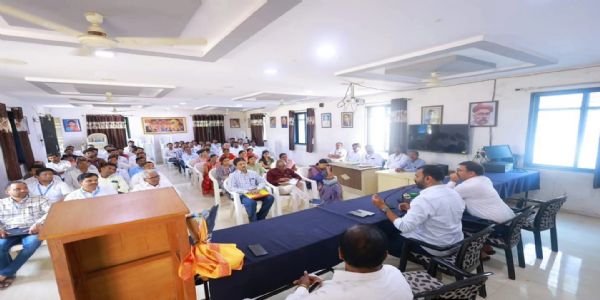 लातूर - अहमदपूर पंचायत समितीचे नवनिर्वाचित सभापती सुरज पाटील यांनी स्वीकारला पदभार