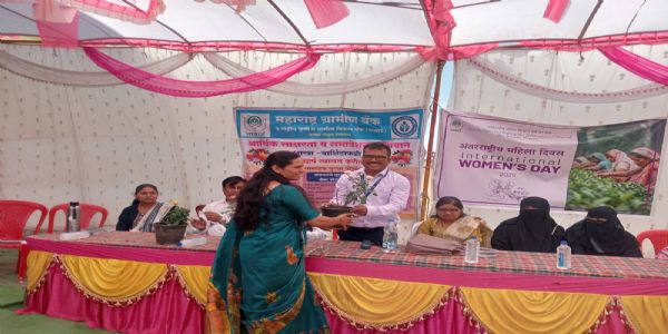 नाबार्ड’तर्फे महिलादिनानिमित्त बार्शीटाकळीत आर्थिक साक्षरता मार्गदर्शन