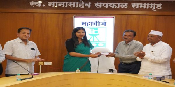 ‘महाबीज’तर्फे सामाजिक उत्तरदायित्व, निधीतून १० शाळांना ग्रंथसाहित्य भेट!