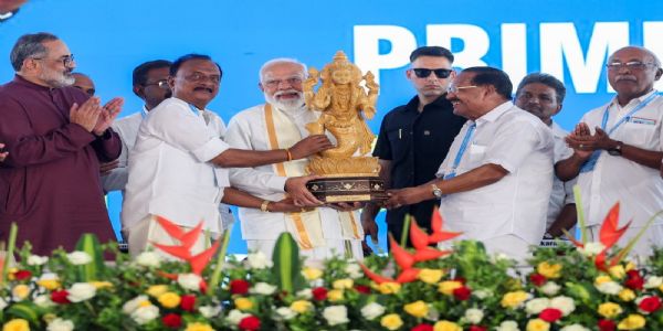 केरळममध्ये 11 हजार कोटी रुपये खर्चाच्या विविध विकास प्रकल्पांचे उद्घाटन तसेच लोकार्पण