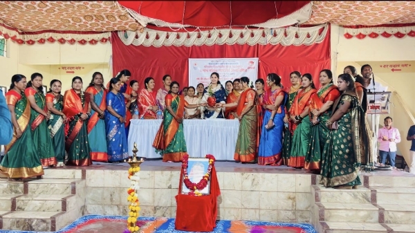 वेळापूर येथे जागतिक महिला दिनानिमित्त ‘खेळ पैठणीचा’ कार्यक्रम