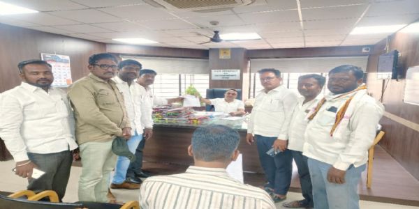 सोलापूर - मध्यपूर्वेतील तणावाच्या पार्श्वभूमीवर नागरिकांना इलेक्ट्रिक शेगडी उपलब्ध करून देण्याची मागणी