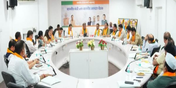 विरोधकांना कमी लेखू नका; विधीमंडळातील कामकाजाकडे दुर्लक्ष केल्यास कठोर कारवाई !