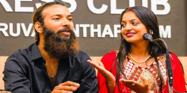 ‘वायरल गर्ल’ मोनालिसाचा मुस्लिम तरुणाशी विवाह