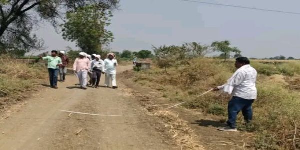 परभणी - पेगरगव्हाण शिवारात 30 वर्षांपासून बंद असलेले रस्ते खुले