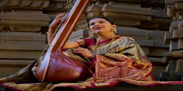 रत्नागिरी : खल्वायनच्या 323 व्या मासिक संगीत सभेत डॉ. राधिका जोशी यांचे गायन