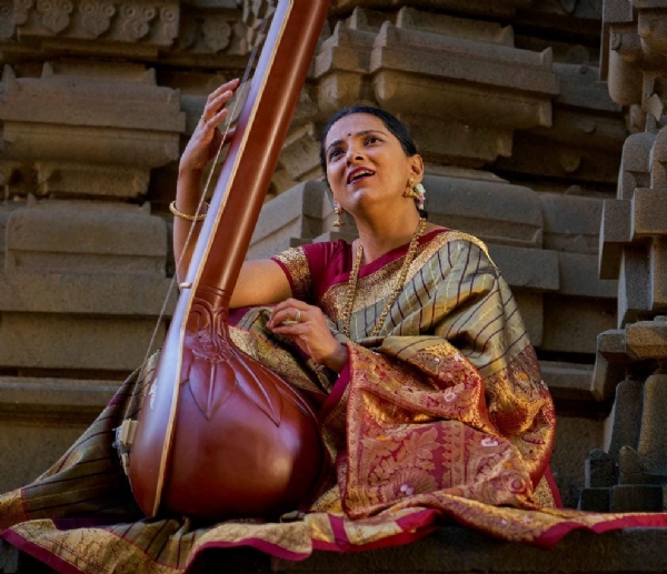 डॉ राधिका जोशी