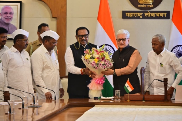 राज्यातील आदिवासी आमदारांनी घेतली राज्यपालांची भेट