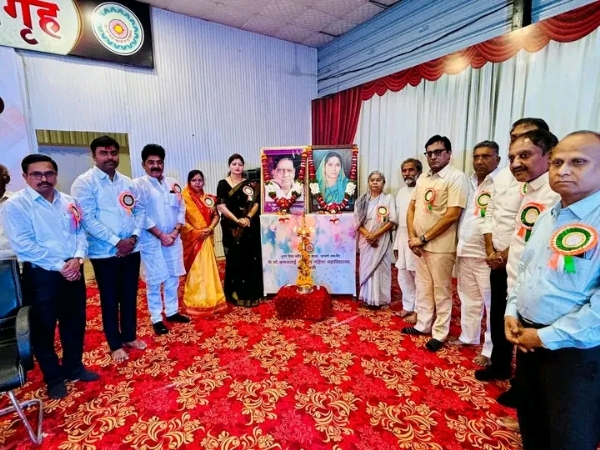 Padma Shri Dr. Smita Kolhe conferred with Late Mrs. Kamaltai Jamkar ‘Darpan’ Award