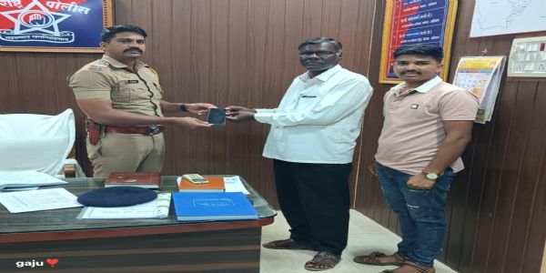 रायगड पोलिसांचे यश : सीईआयआर पोर्टलमुळे हरवलेले मोबाईल सापडले