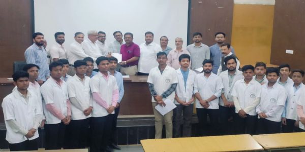 अकोला : भाजपतर्फे डॉक्टरां वरील हल्ल्याचा निषेध, निवेदन सादर