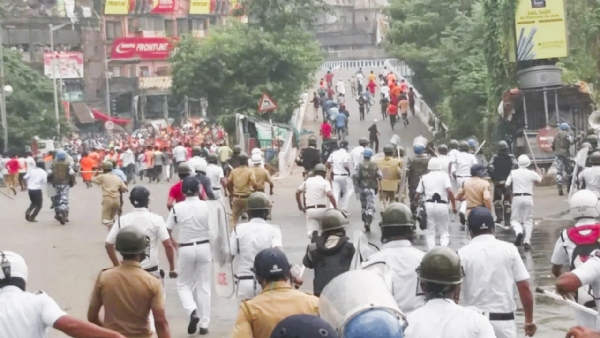 कोलकाता येथे भाजप समर्थकांवर दगडफेक