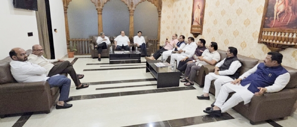 जिल्हा परिषद पदाधिकारी निवडीसाठी महायुती नेत्यांची बैठक