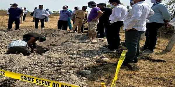 निवृत्त प्राध्यापकाचा खून करून मृतदेह जंगलात पुरला; ४० दिवसांनी प्रकार उघडकीस