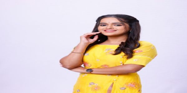 शर्वरीच्या भूमिकेसाठी स्कूटी चालवायलाही शिकले - चिन्मयी साळवी