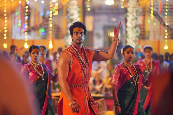 गश्मीर महाजनीचा दमदार ‘गोंधळ’