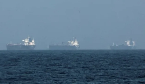 होर्मुज सामुद्रधुनीत अडकलेली सर्व २२ भारतीय जहाजे सुरक्षित - केंद्र सरकार