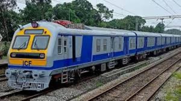 होळीनिमित्त प्रवाशांसाठी नवी अमरावती - नाशिक विशेष अनारक्षित मेमू होळीनिमित्त प्रवाशांसाठी नवी अमरावती - नाशिक विशेष अनारक्षित मेमू