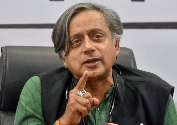 खामेनेई यांच्या निधनाबद्दल भारताने वेळेवर शोक व्यक्त करायला हवा होता - शशी थरूर