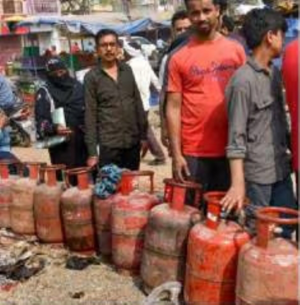 अमरावतीत गॅस एजन्सीचा मनमानी कारभार अमरावतीत गॅस एजन्सीचा मनमानी कारभार