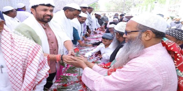 रमजान ईदचा सण हा आनंद, प्रेम व्यक्त करण्याचा उत्सव - आ.संजय बनसोडे