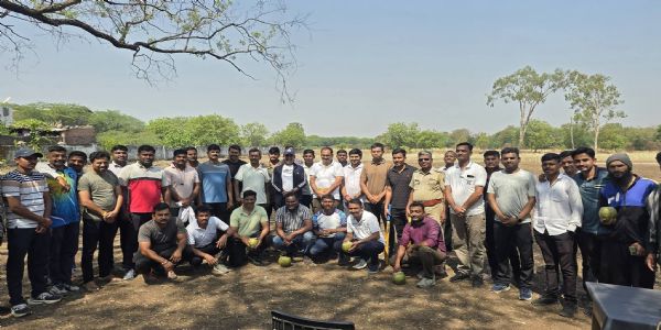 मैत्रिपूर्ण क्रिकेट सामन्यात पोलीस दलाचा उत्साह: अहमदपूर आणि किनगाव संघांनी विभागले जेतेपद!