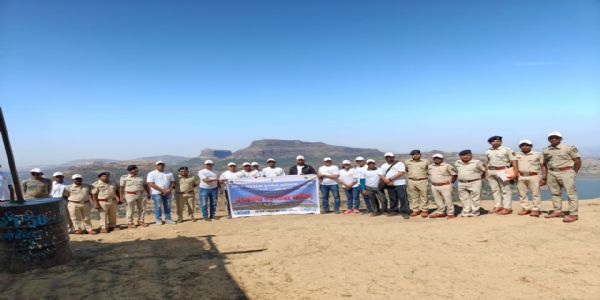 नाशिक - जागतिक जल दिनानिमित्त ब्रह्मगिरीवर ‘स्वच्छ ब्रह्मगिरी अभियान’
