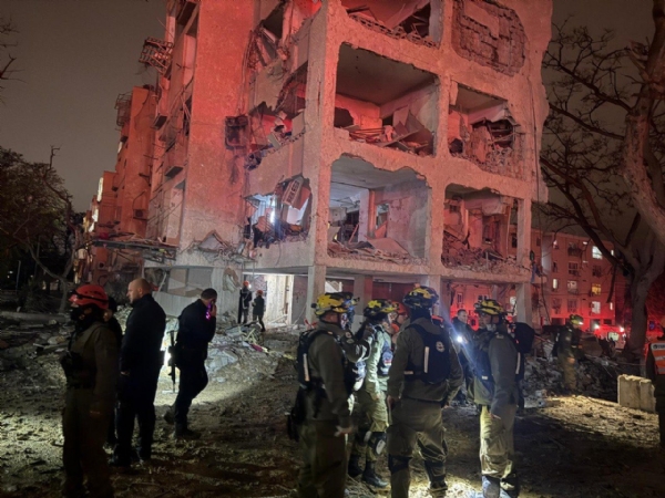 इराणचा इस्रायलच्या डिमोना, अराद अणुतळांवर हल्ला;  १०० हून अधिक जखमी