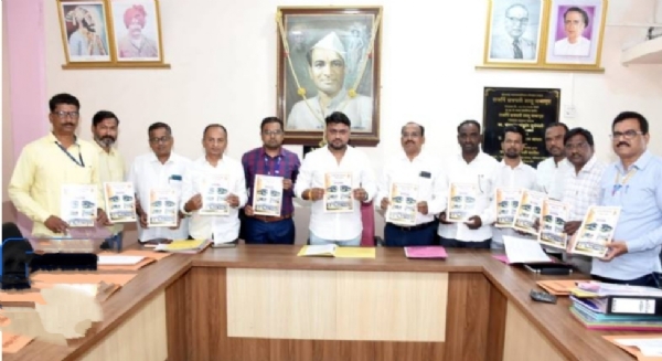 के एम टी अर्थसंकल्प सभापती सत्यजित जाधव यांना सादर