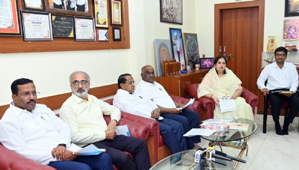 अरुंधती महाडिक पत्रकार परिषद