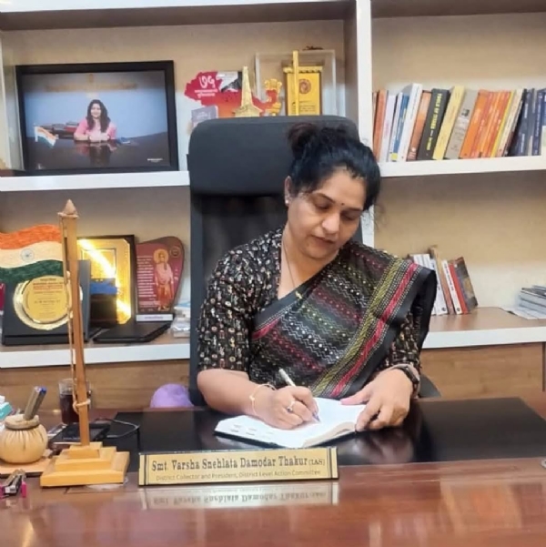 जिल्हाधिकारी वर्षा ठाकूर घुगे