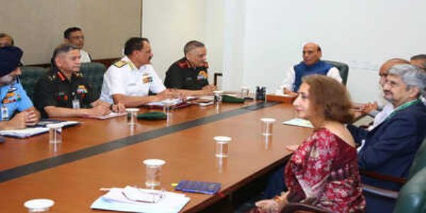 पश्चिम आशियातील तणावाच्या पार्श्वभूमीवर राजनाथ सिंह यांनी घेतली महत्त्वाची बैठक