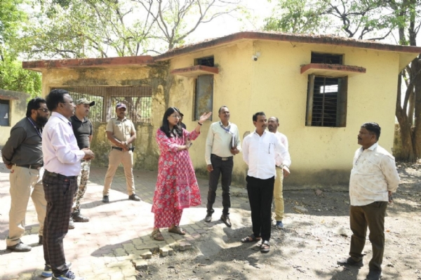 आयुक्त सौम्या शर्मा चांडक यांची उच्च प्राथमिक शाळा क्र.२, मसानगंज येथे पाहणी