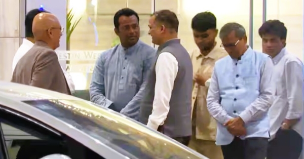 लिएंडर पेस यांनी घेतली भाजपाध्यक्षांची भेट लिएंडर पेस यांनी घेतली भाजपाध्यक्षांची भेट