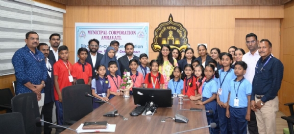 कॉफी विथ कमिशनर” उपक्रमात विद्यार्थ्यांचा उत्स्फूर्त संवाद; इंग्रजी आत्मविश्वास पाहून आयुक्त सौम्या शर्मा चांडक आनंदित कॉफी विथ कमिशनर” उपक्रमात विद्यार्थ्यांचा उत्स्फूर्त संवाद; इंग्रजी आत्मविश्वास पाहून आयुक्त सौम्या शर्मा चांडक आनंदित