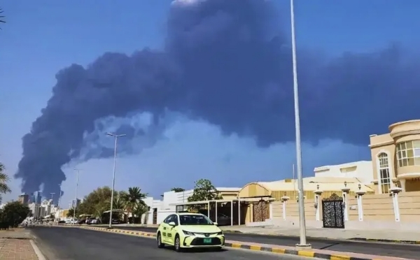 अबू धाबीमध्ये क्षेपणास्त्राचा मलबा पडल्याने दोन जणांचा मृत्यू