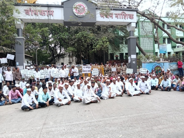 Farmers obstruct Construction