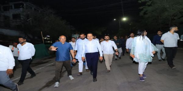 कुंभपूर्व विकास कामांना गती; मंत्री गिरीश महाजन यांची अचानक पाहणी