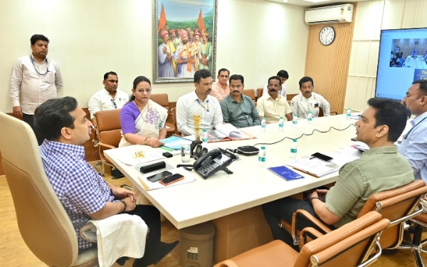 देवरुख मच्छी मार्केटबाबतची आढावा बैठक