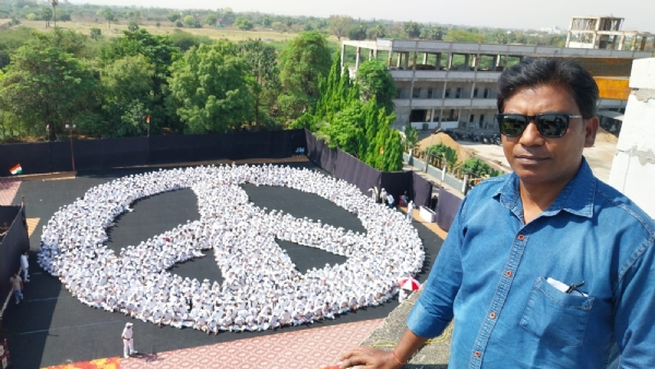 चंद्रपुरात साकारली विश्वविक्रमी मानवी साखळी-