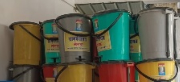 A mess of 4,000 garbage bins in Neral Gram Panchayat. A mess of 4,000 garbage bins in Neral Gram Panchayat.